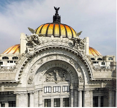 detalle de la fachada del Palacio de Bellas Artes de México